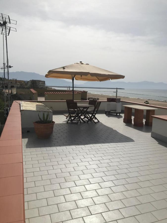 Villa La Casa Sulla Spiaggia à Balestrate Extérieur photo